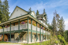 2mins to Town, AC & Sauna, Self Check-in, Full Kitchen, Free Laundry & Parking, Family Pet Friendly, Comfortably Sleeps Up To 10